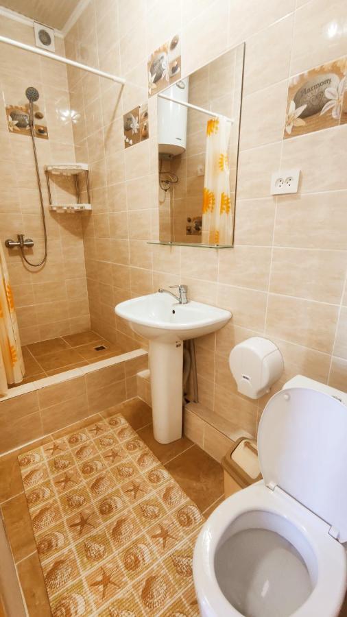 Silkroad Guesthouse บิชเคก ภายนอก รูปภาพ